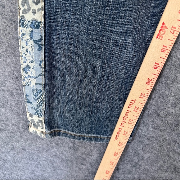 PILCRO Slim Boyfriend Crop Jeans Leopard Side Stripe Distressed Size 31P - Picture 9 of 14